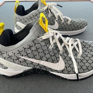 Nike Men’s Metcon size 9 - like new